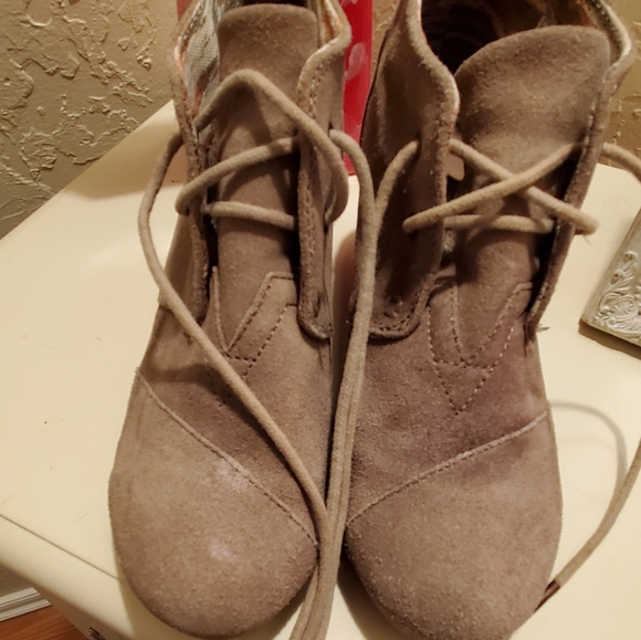 Toms Shoes - Tan Tom suade lace up wedge booties